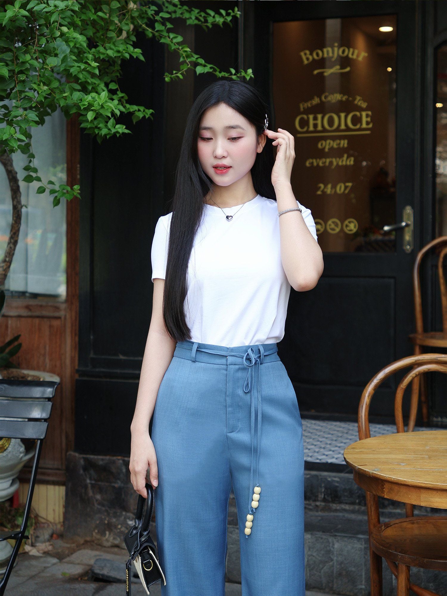  Quần tây ống suông luồn dây lưng gắn hạt gỗ 