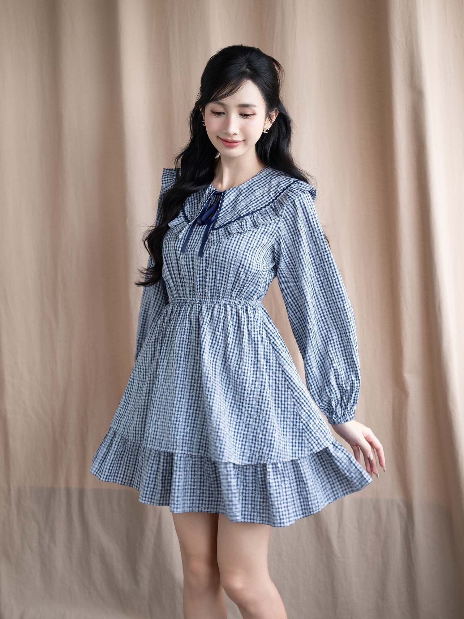  Đầm caro phối ren bèo cổ 