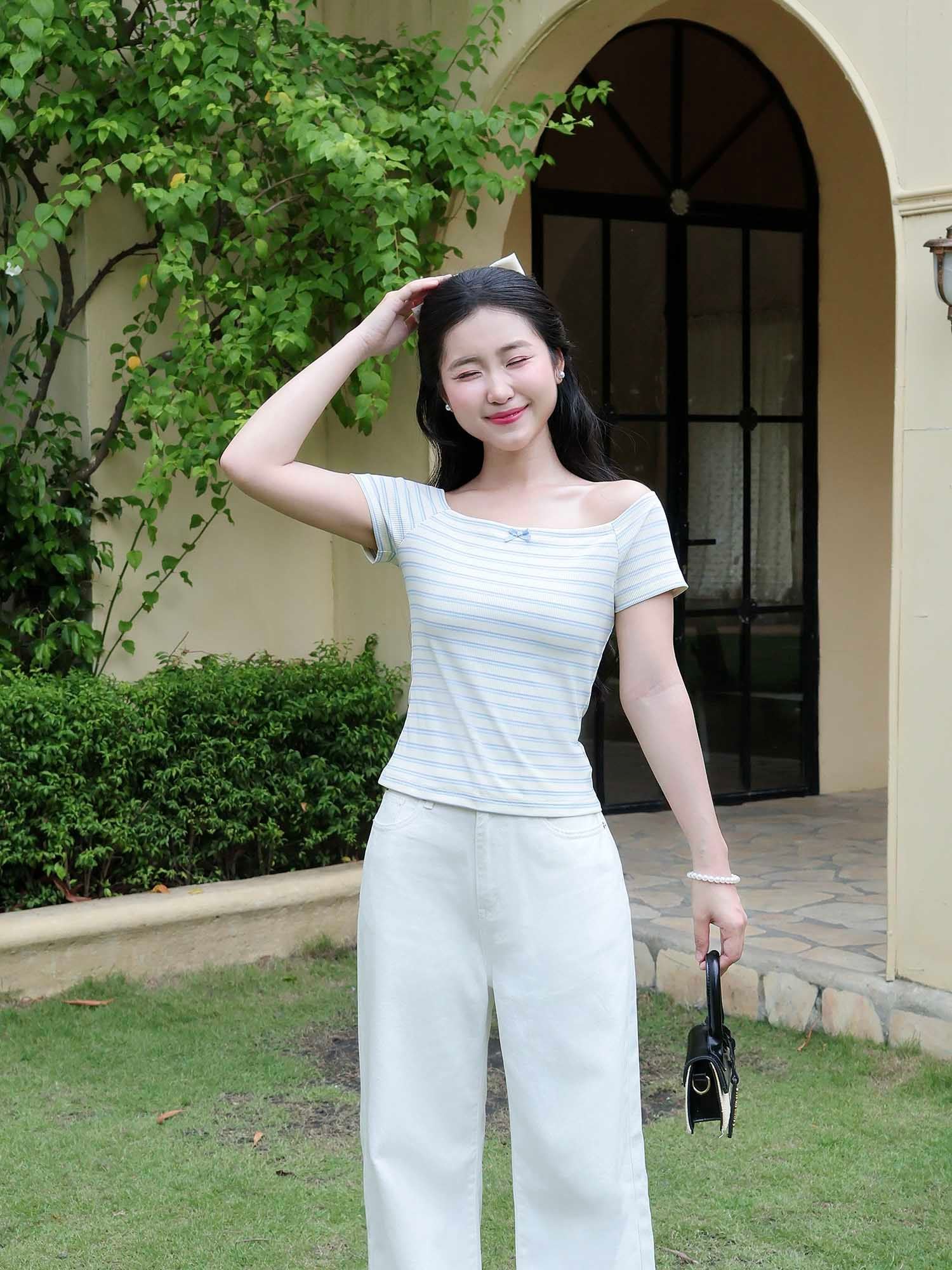  Áo thun sọc bẹt vai 