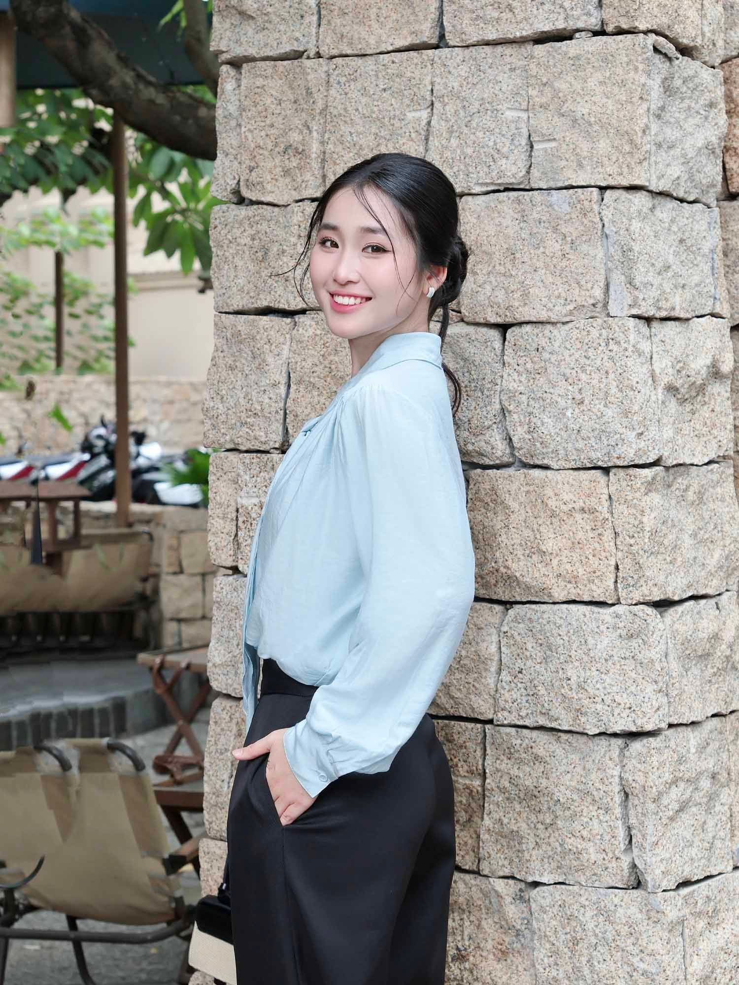  Áo sơ mi cổ tim thắt nơ 