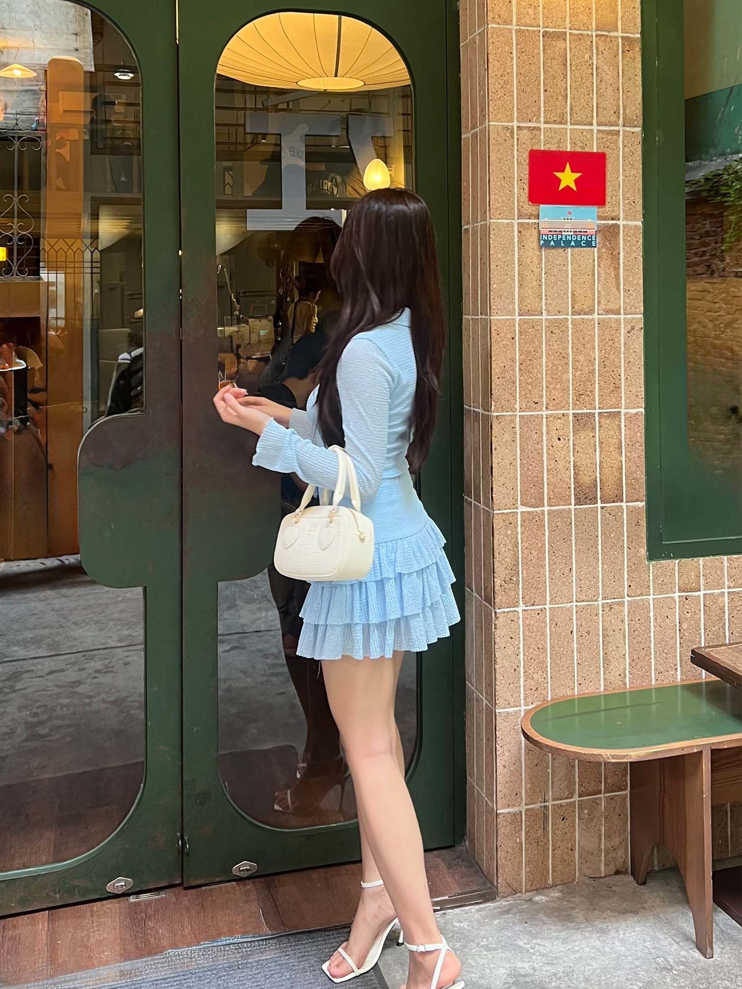  Chân váy thun ren nhún ba tầng 