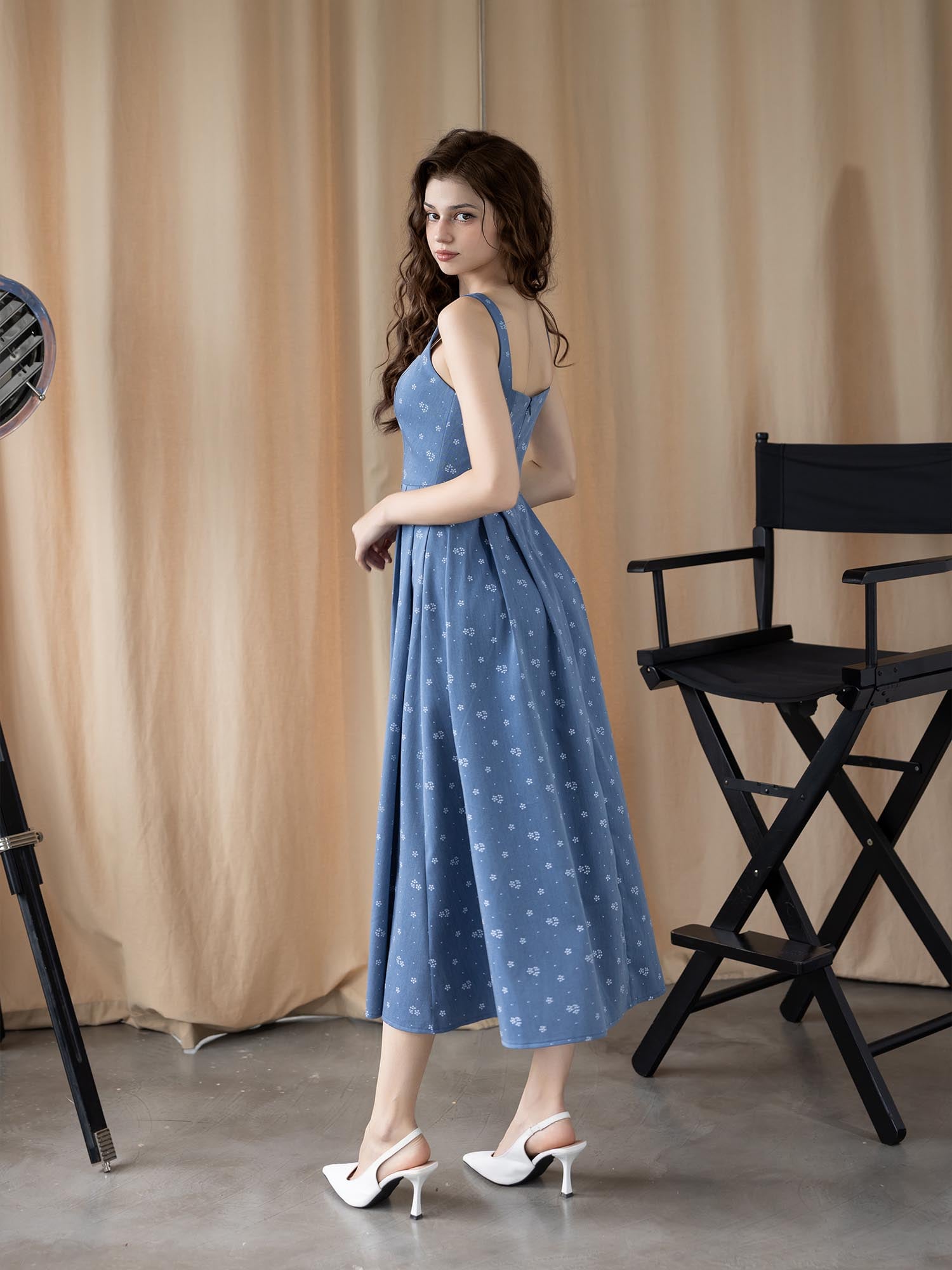 Đầm dài sát nách cổ vuông xếp ly eo