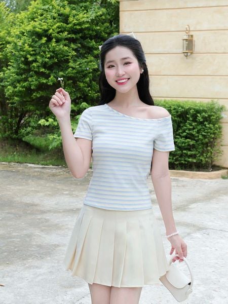  Áo thun sọc viền cổ 