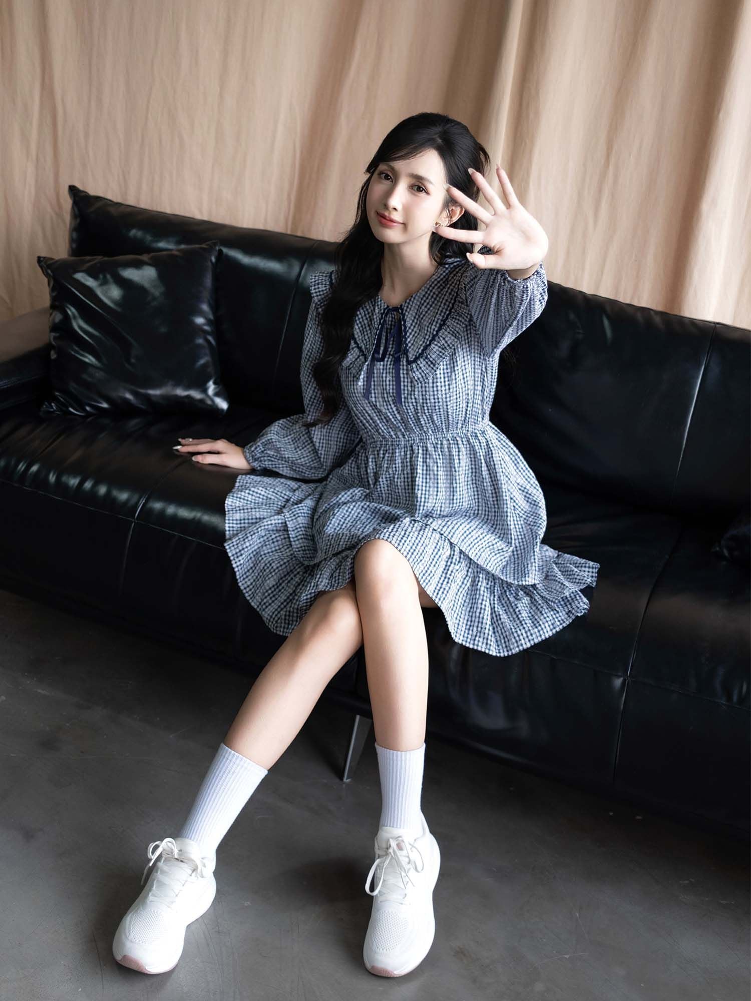  Đầm caro phối ren bèo cổ 