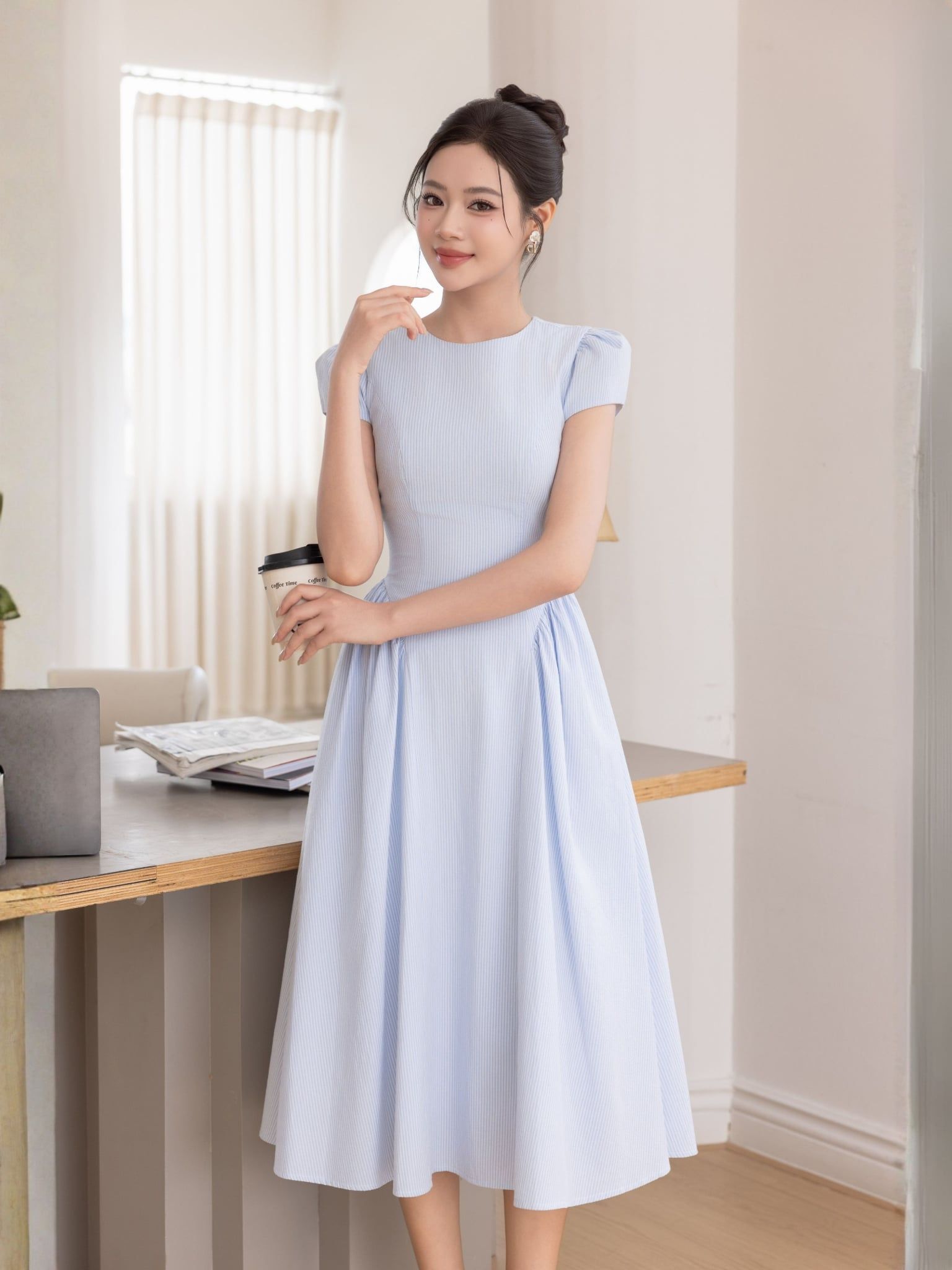  Đầm midi sọc nhún tùng 