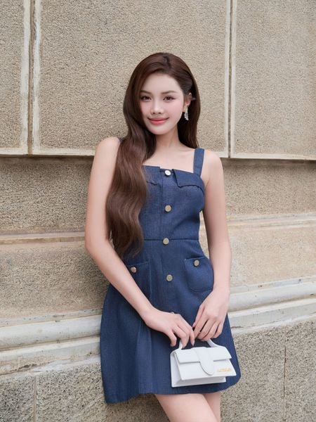  Đầm mini denim hai dây 