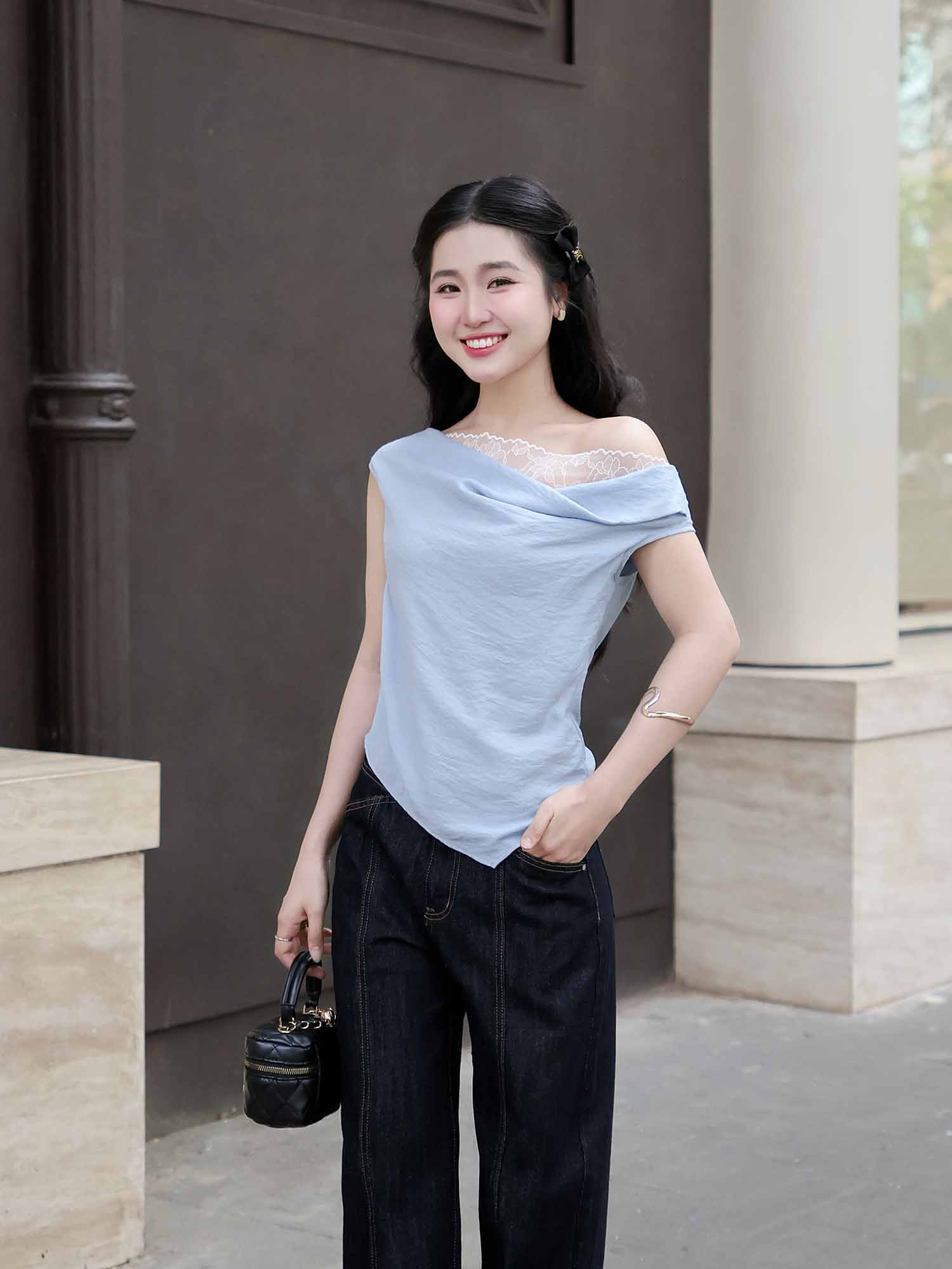 Áo lệch vai cổ đổ phối ren