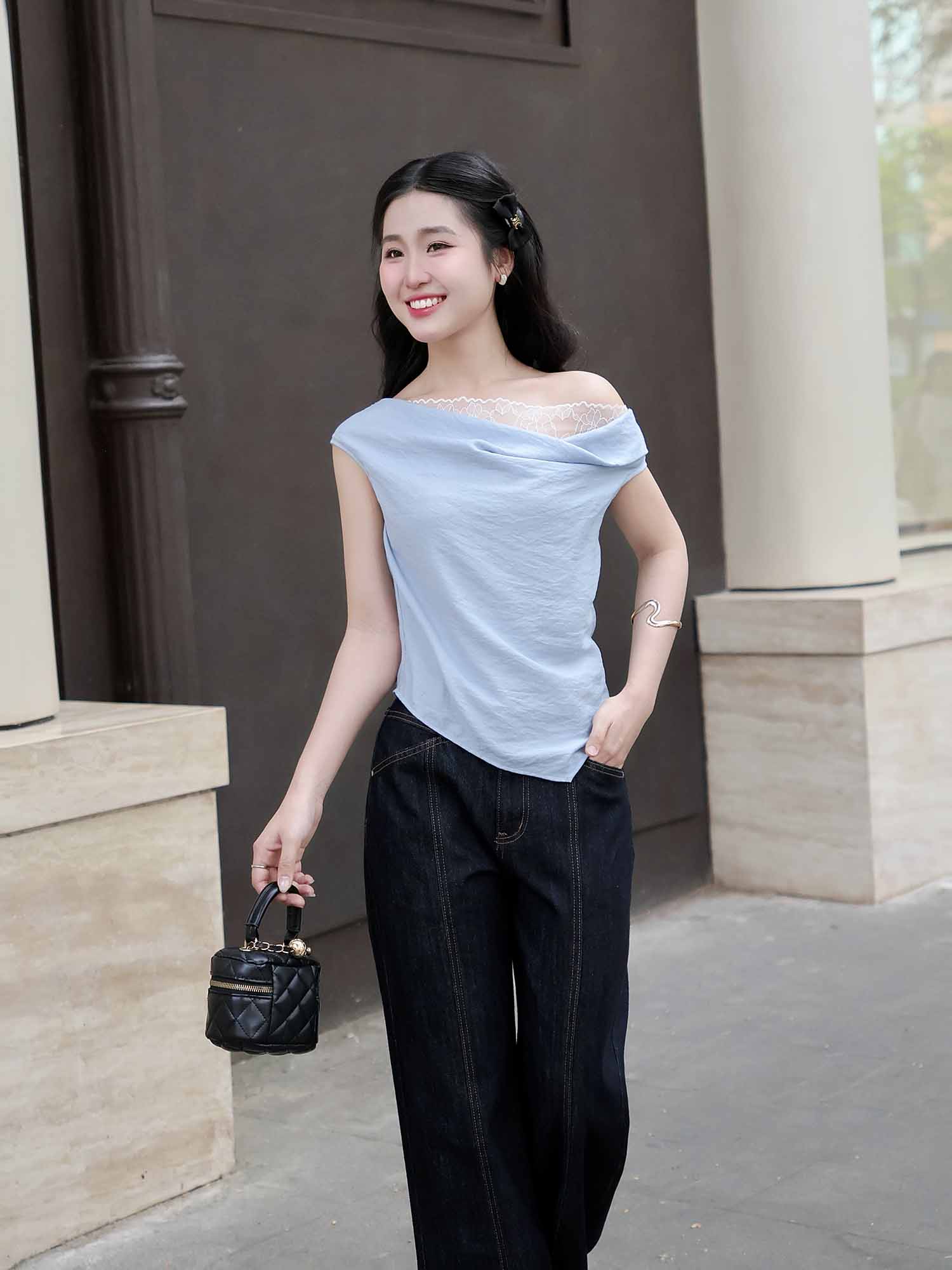 Áo lệch vai cổ đổ phối ren