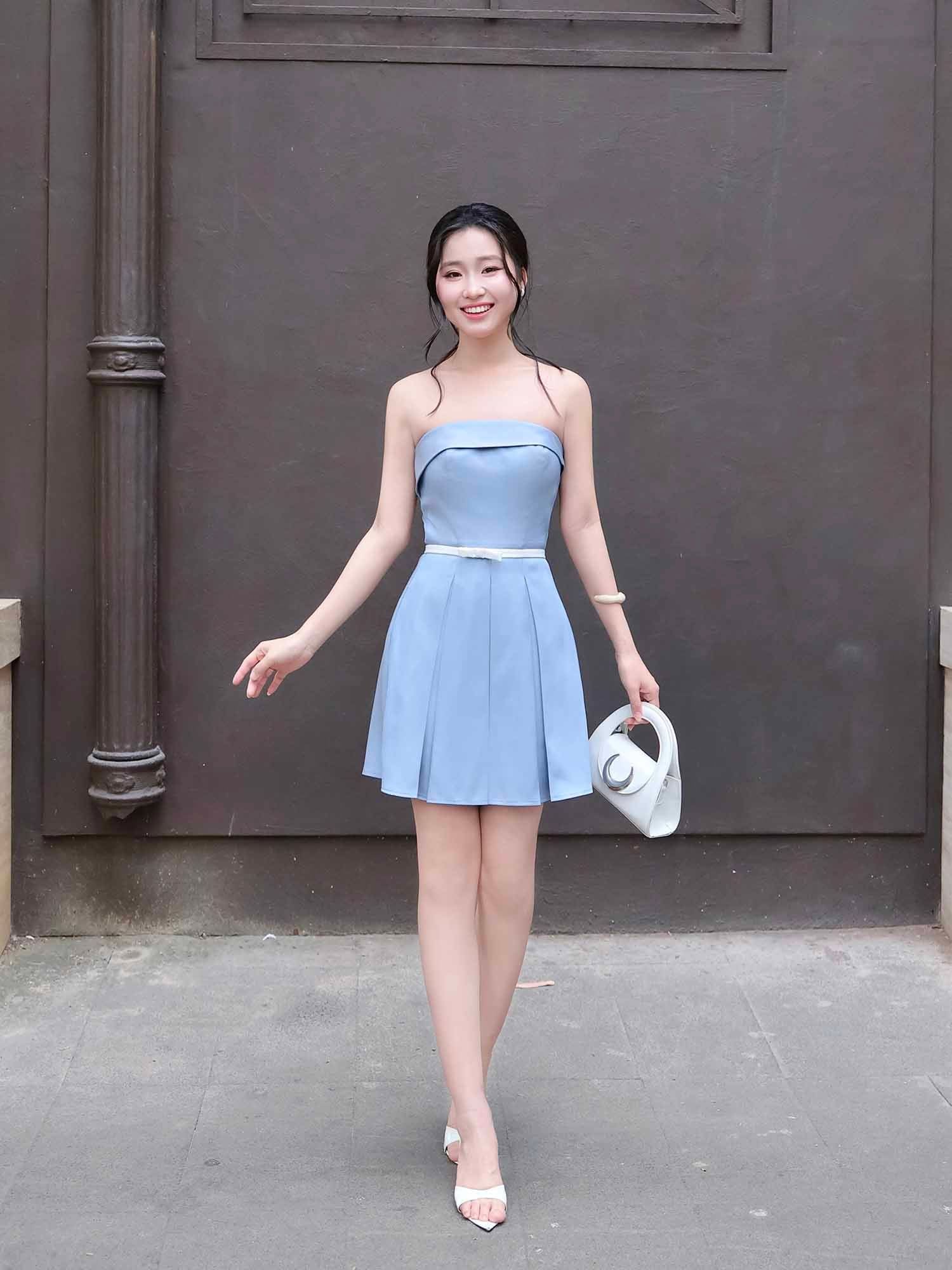  Đầm mini cúp ngực xếp ly hộp 