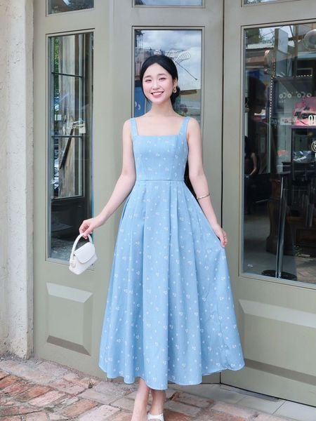  Đầm dài sát nách cổ vuông xếp ly eo 