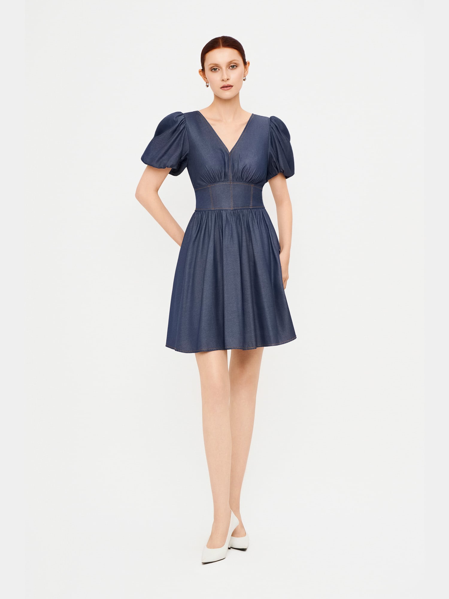 Đầm mini tay phồng cổ tim viền chỉ nổi