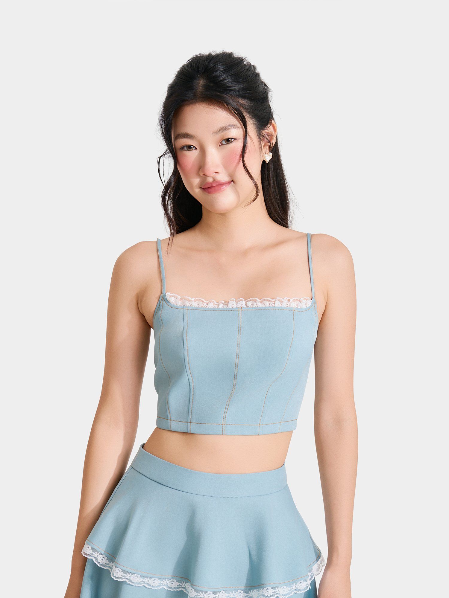  Áo croptop phối ren viền chỉ nổi 
