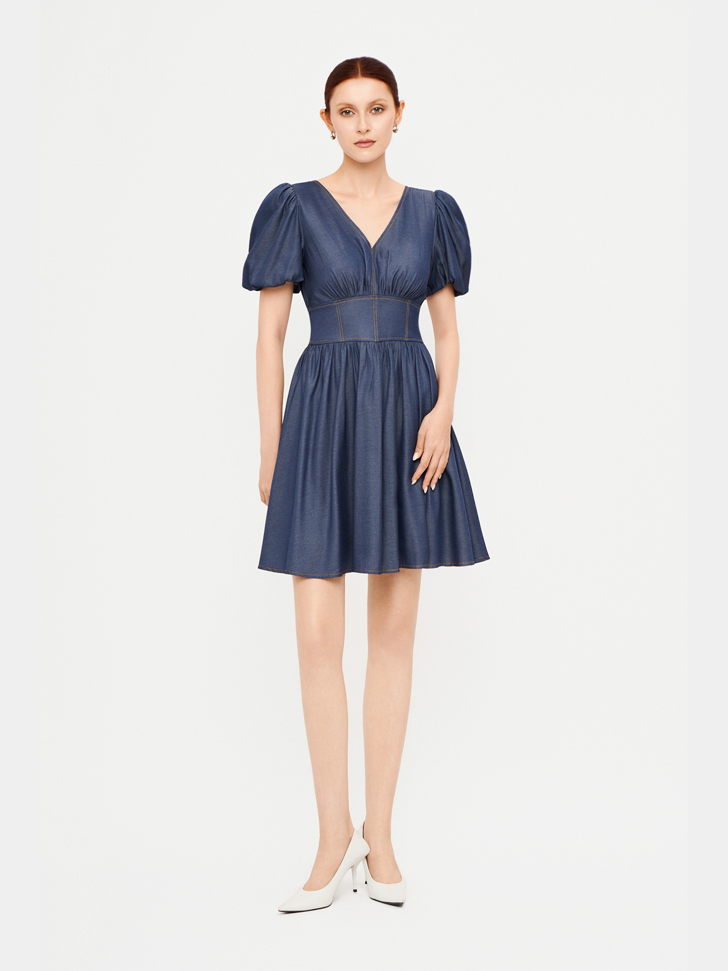 Đầm mini tay phồng cổ tim viền chỉ nổi