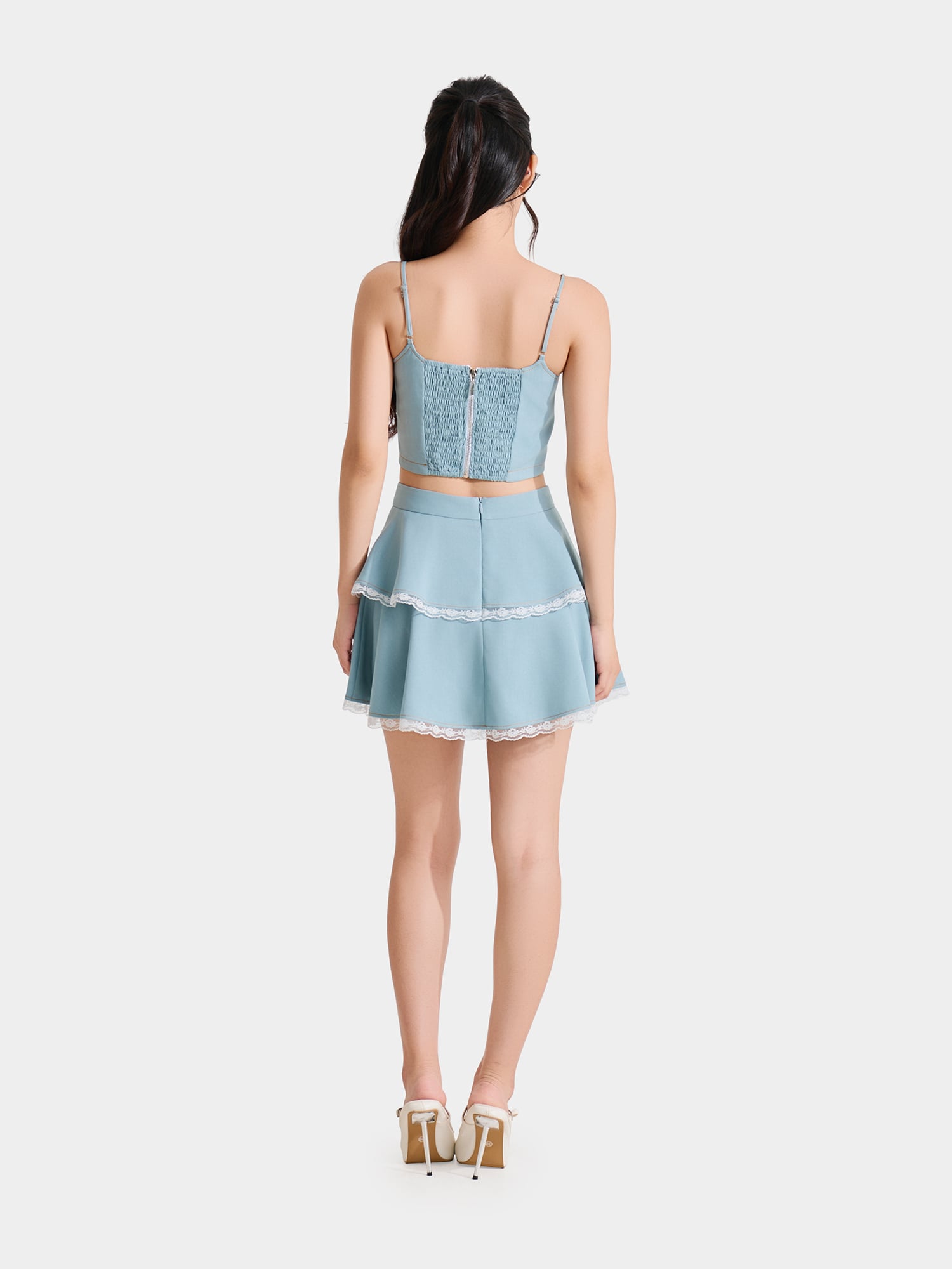 Áo croptop phối ren viền chỉ nổi