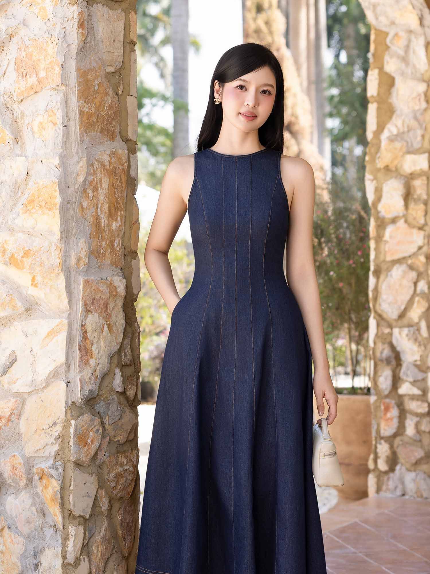  Đầm Midi Jean cổ tròn sát nách 