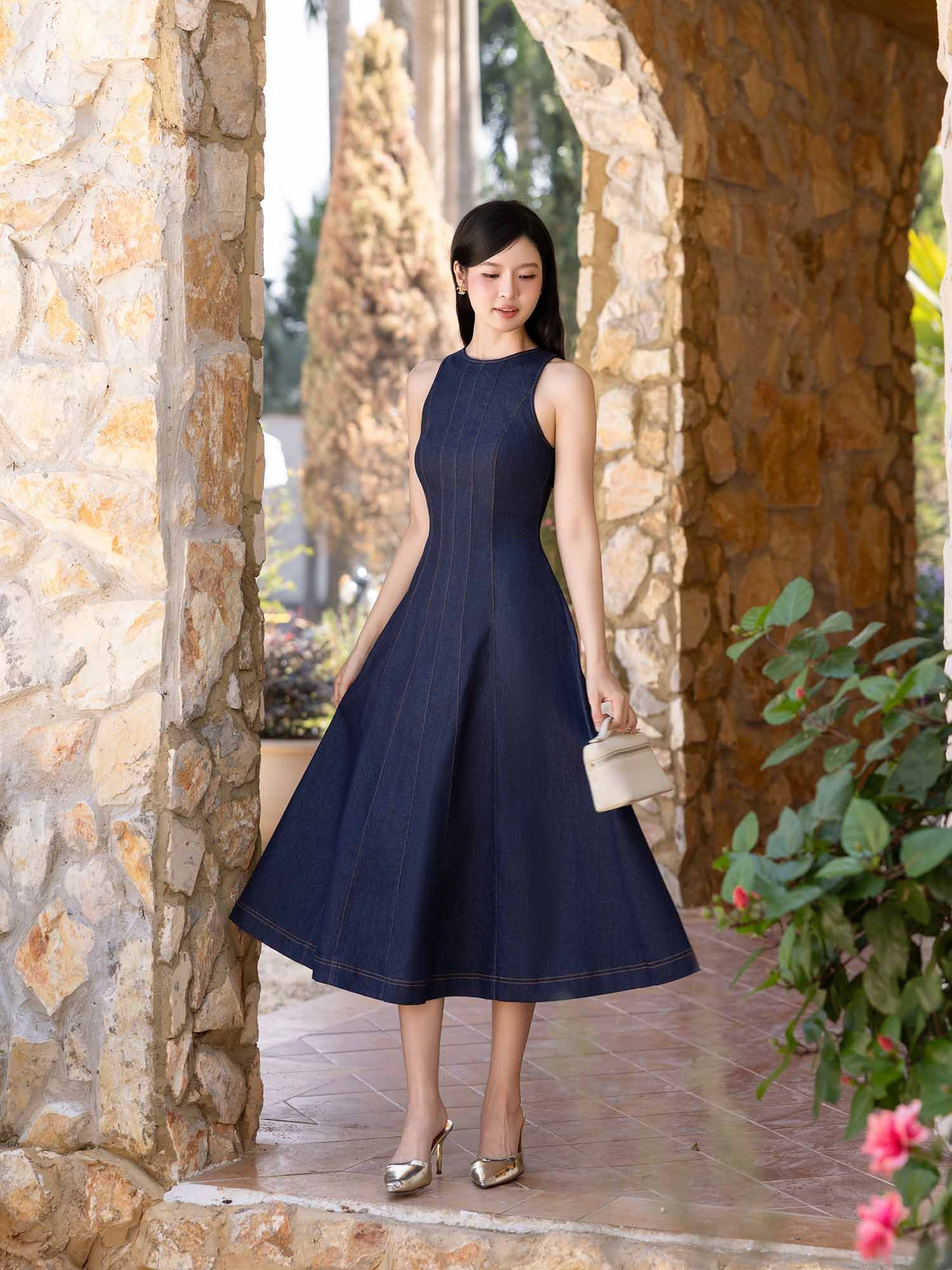  Đầm Midi Jean cổ tròn sát nách 