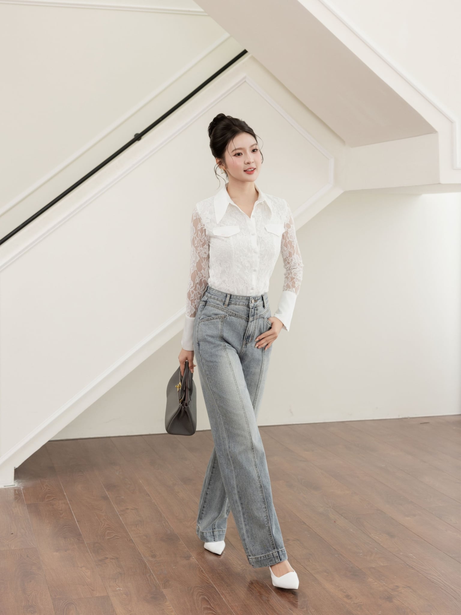 Quần Jean ống rộng phối mảnh diễu chỉ nổi