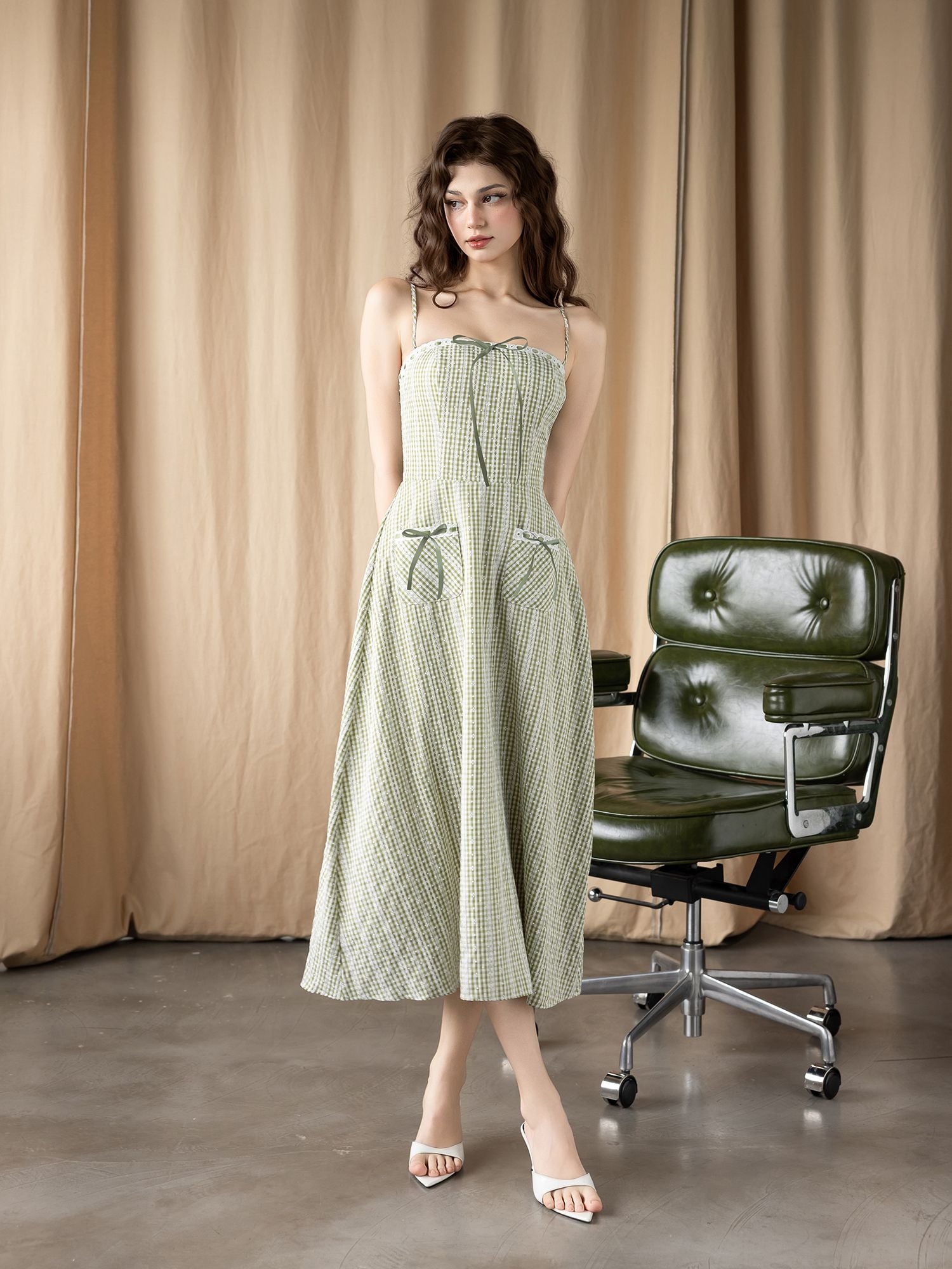  Đầm dài dây vai ren ngực đính nơ 