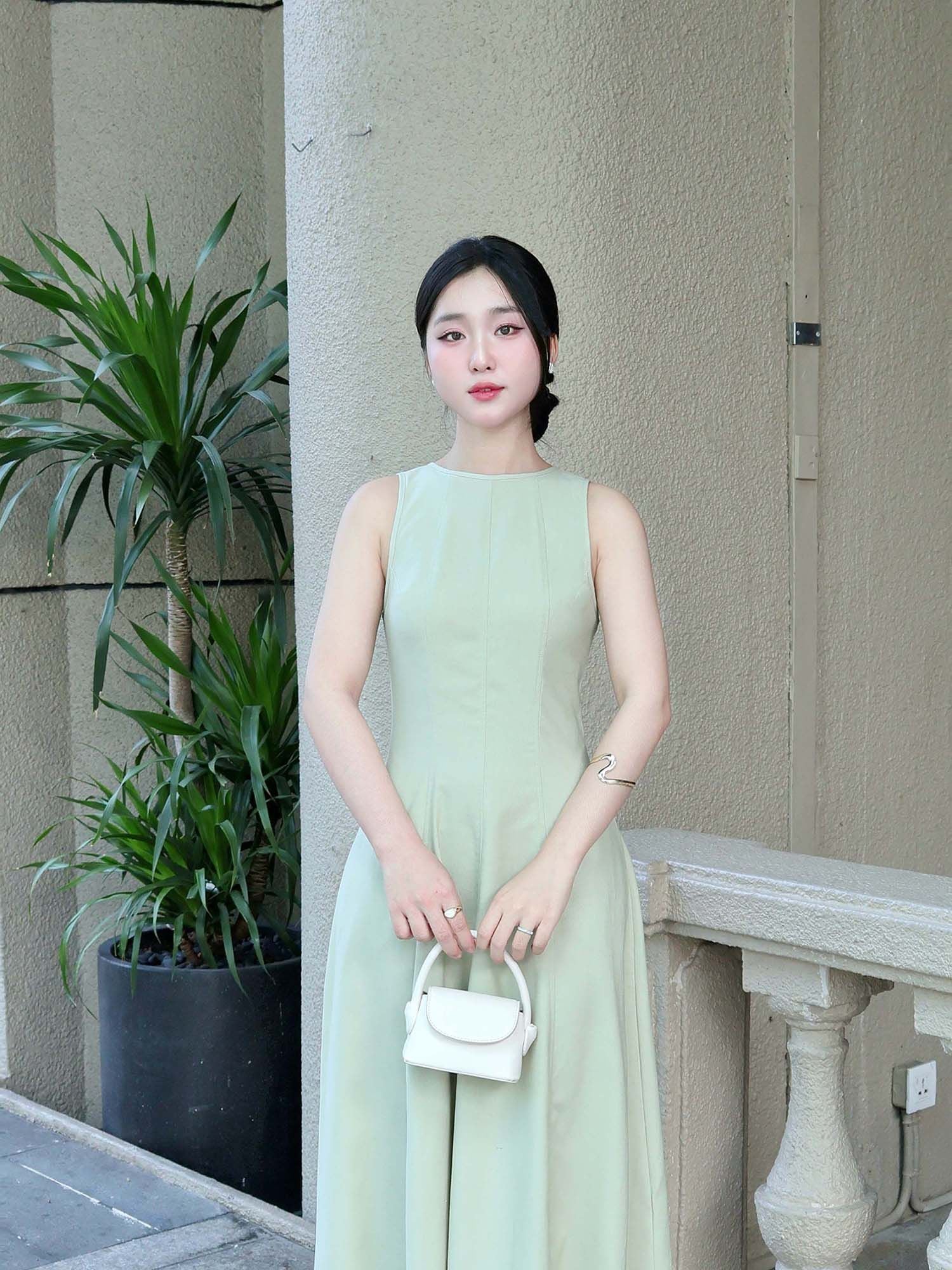  Đầm midi sát nách cơ bản 