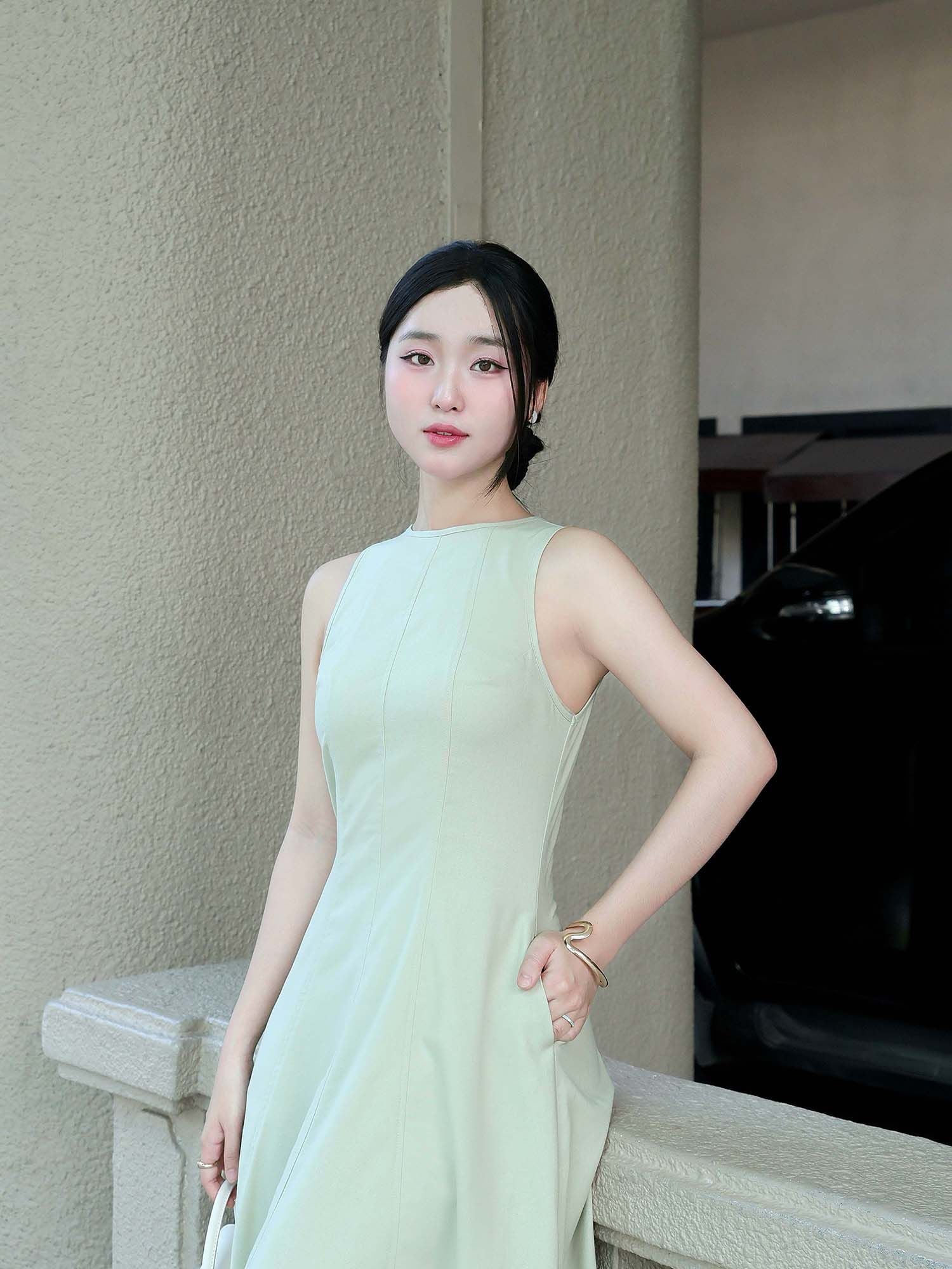  Đầm midi sát nách cơ bản 