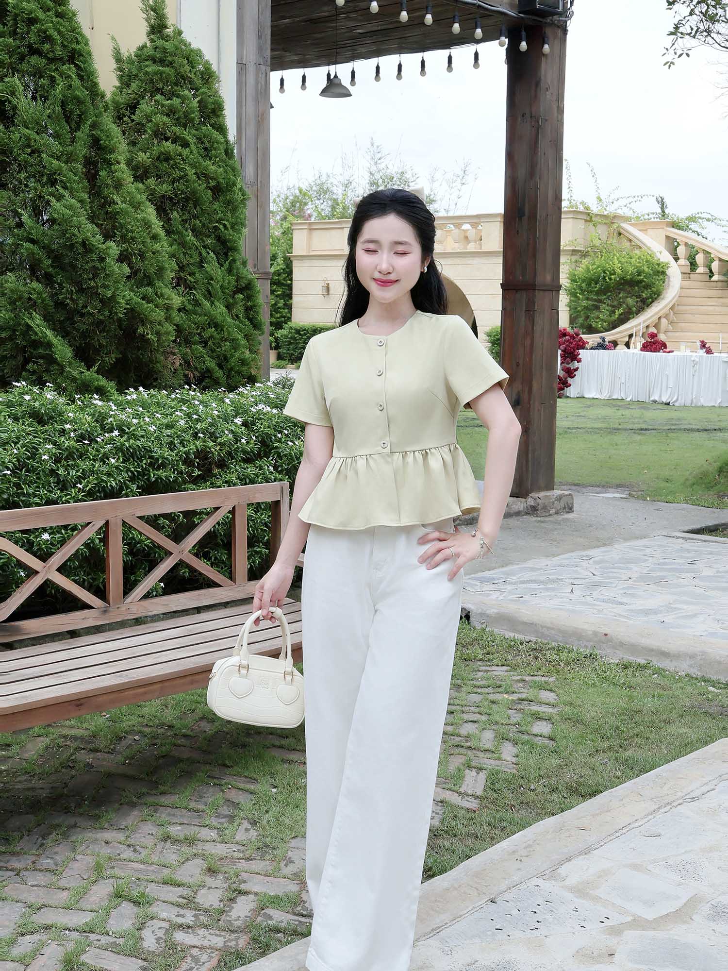 Áo cổ tròn nhún eo cơ bản