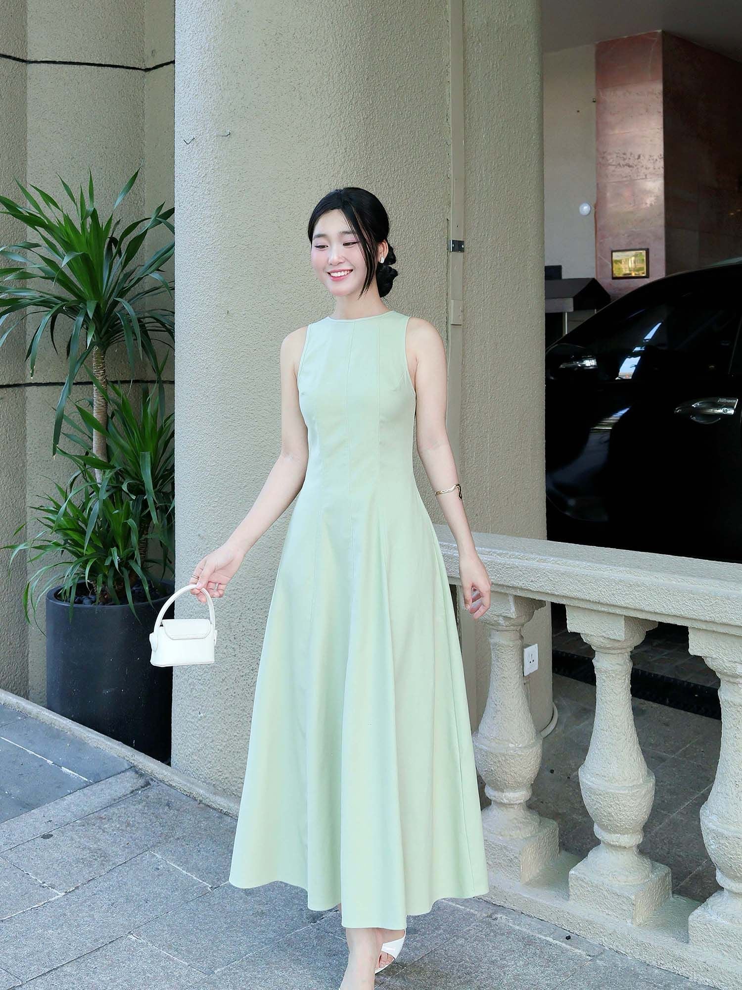  Đầm midi sát nách cơ bản 