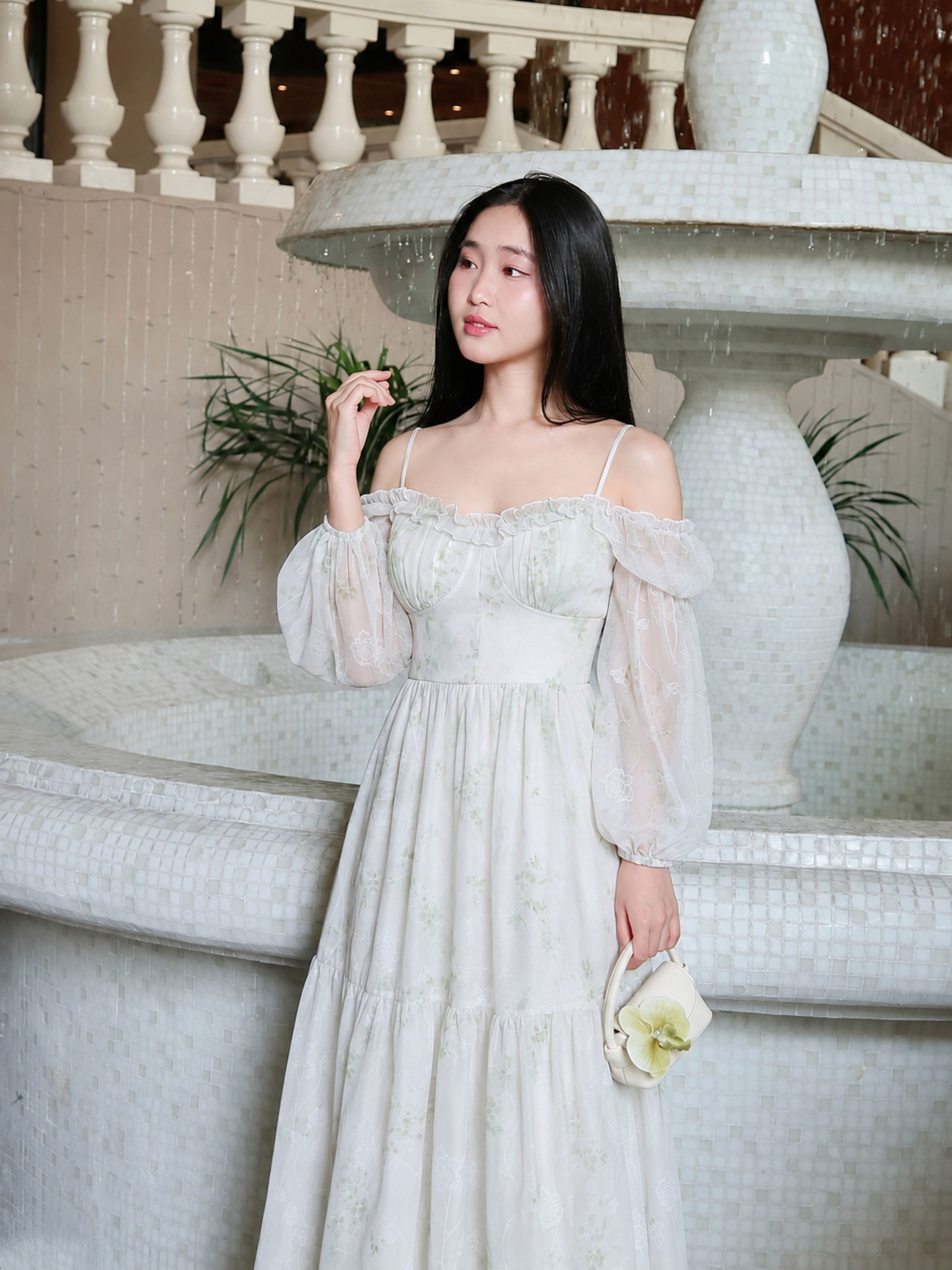 Đầm midi voan hoa tay phồng dài