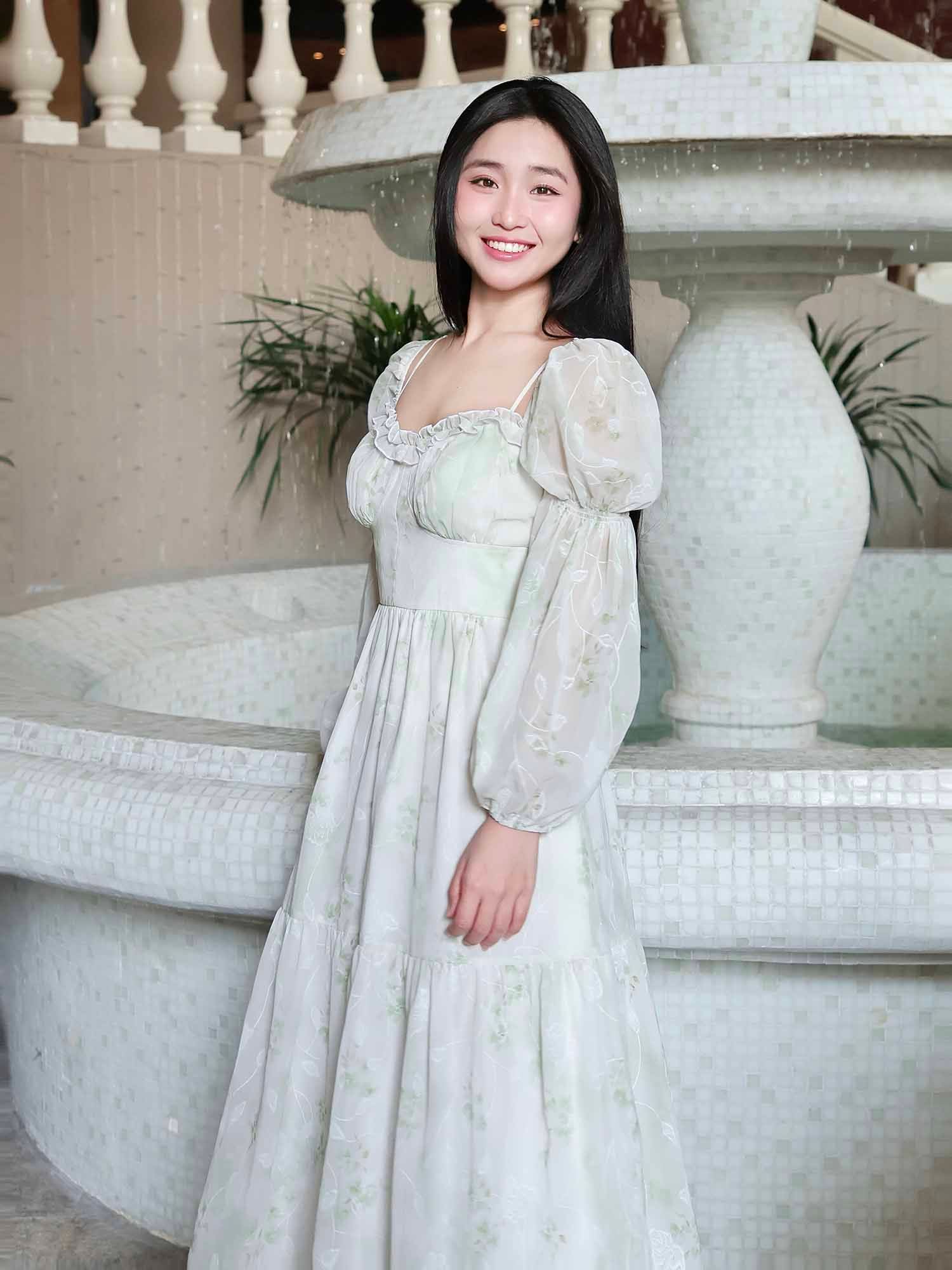  Đầm midi voan hoa tay phồng dài 