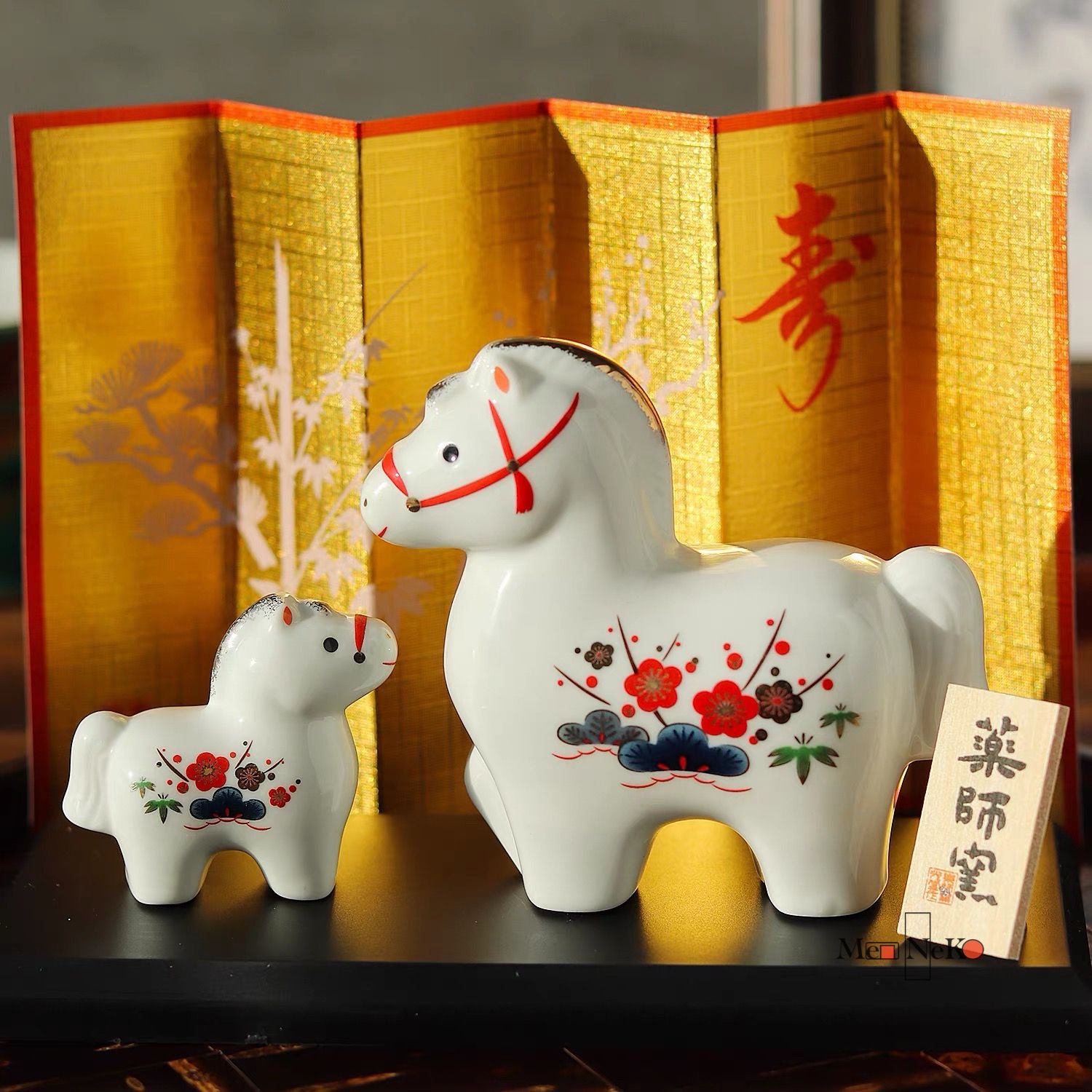  Đôi tượng ngựa trắng sứ hoa NG77 
