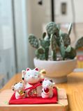  Mèo tam lộc dâng châu may mắn 