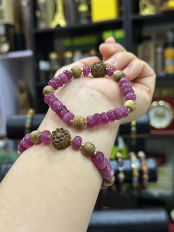 Vòng Tay Thạch Anh Hồng Mix Charm Trầm Hương Hoa Sen (VT01)