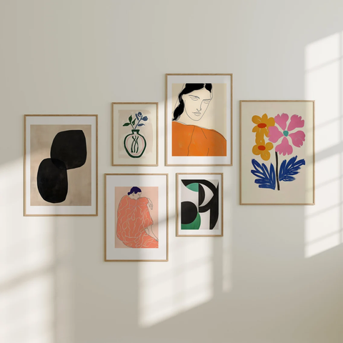 Tranh Treo Tường Trừu Tượng Đương Đại Cô Gái Áo Cam