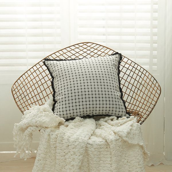 Vỏ Gối Tựa Lưng Sofa Caro Dệt Jacquard Trắng Đen