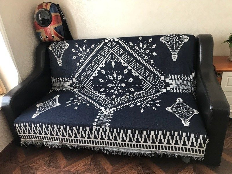 Chăn thảm phủ ghế sofa phối hợp làm thảm trải sàn kim cương