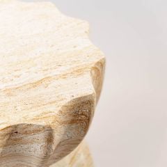 Bàn Trà Giả Đá Hình Hoa Sen Sắc Nâu Đỏ Nhạt