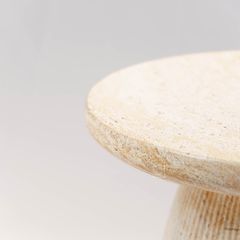 Bàn Phụ Sofa Hiện Đại Giả Đá Travertine Hình Nấm Thân Sọc Dọc