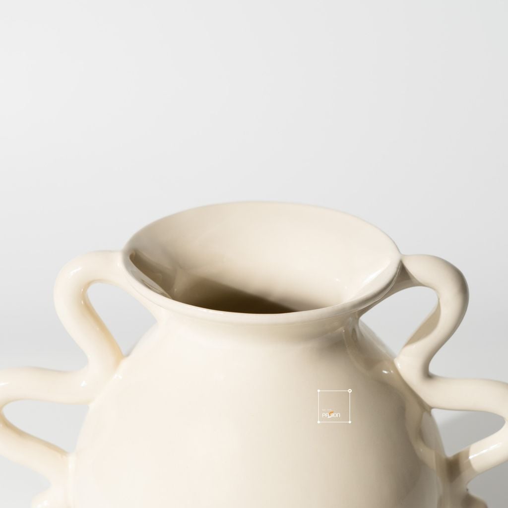 Bình Gốm Minimalist Tay Xoắn Bắc Âu