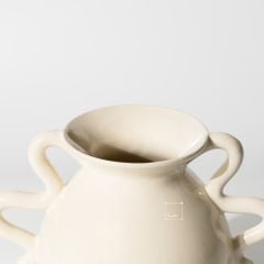 Bình Gốm Minimalist Tay Xoắn Bắc Âu