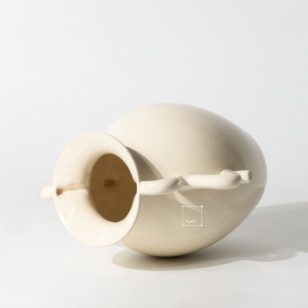 Bình Gốm Minimalist Tay Xoắn Bắc Âu