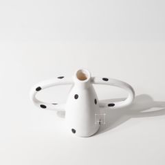 Bình Hoa Gốm Chấm Bi Đen Trắng Có Quai Cầm Bắc Âu