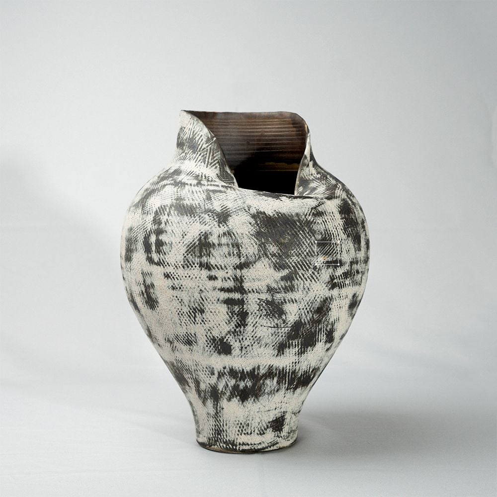 Bình Hoa Gốm Sứ Tông Xám Vân Sọc Phong Cách Wabi Sabi Miệng Cong