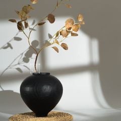 Bình Hoa Gỗ Đen Dáng Tròn Nghệ Thuật
