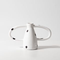 Bình Hoa Gốm Chấm Bi Đen Trắng Có Quai Cầm Bắc Âu