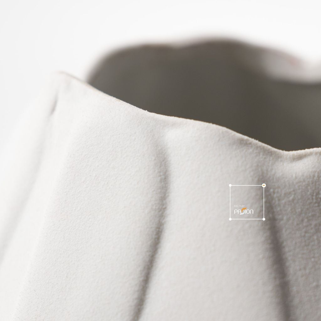 Bình Hoa Gốm Trắng Nghệ Thuật Điêu Khắc Nổi Thân Bình Cao Cấp