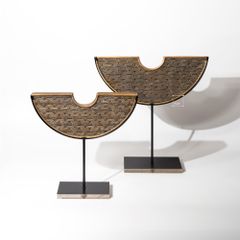 Đồ Trang Trí Để Bàn Tủ Console Hình Đồng Tiền Bán Nguyệt