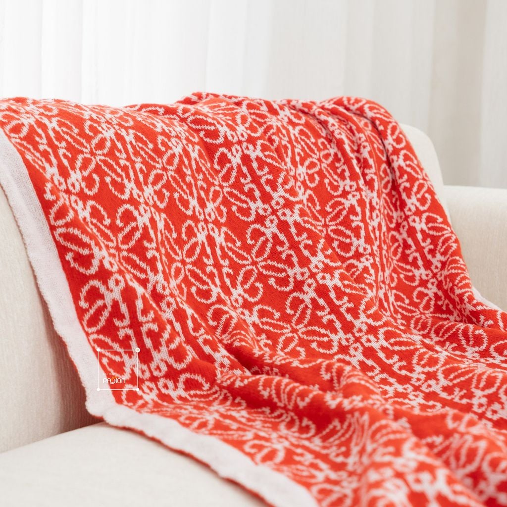 Chăn Len Dệt Kim Hoa Văn Cam Đậm Sang Trọng