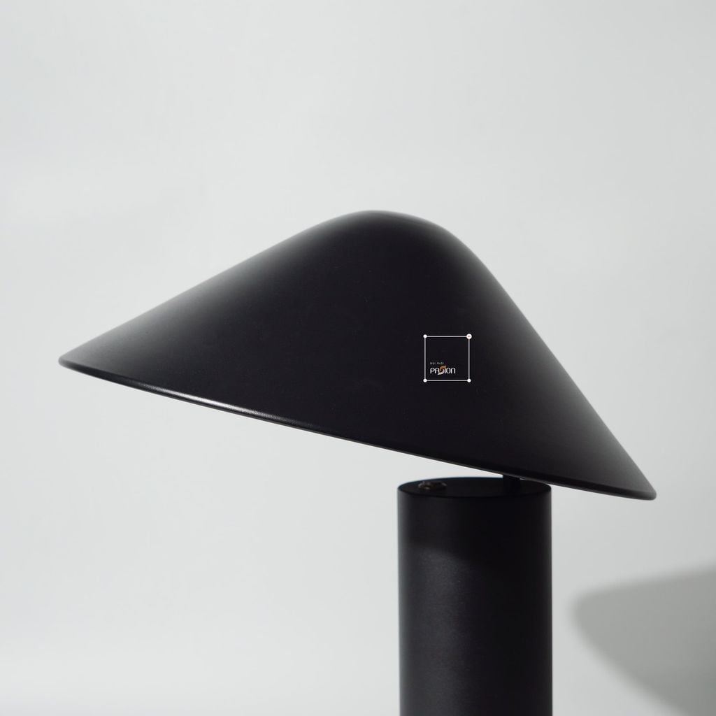 Đèn Bàn Hình Nón Chao Nghiêng Minimalist