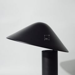 Đèn Bàn Hình Nón Chao Nghiêng Minimalist