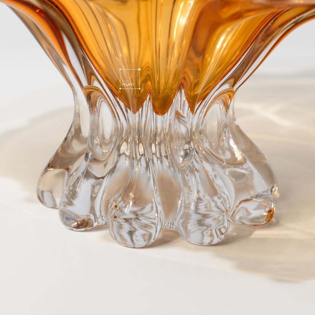 Dĩa Thủy Tinh Pha Lê Viền Dập Ply Hình Cành Hoa Hổ Phách