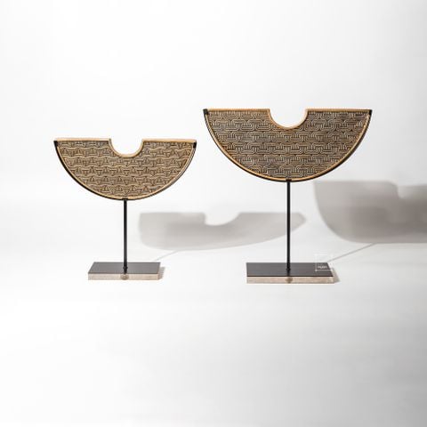 Đồ Trang Trí Để Bàn Tủ Console Hình Đồng Tiền Bán Nguyệt